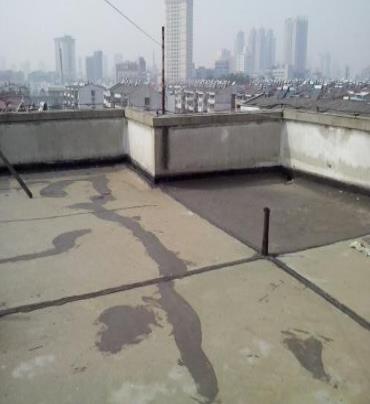 石柱漏水维修 楼顶漏水是什么原因，楼顶漏水维修方法是什么?