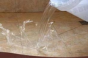石柱漏水维修 免砸砖防水材料该如何施工